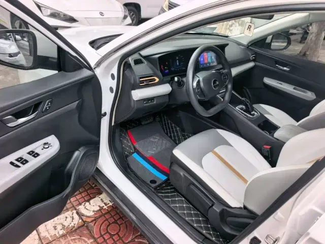 Dongfeng Fengshen E70 — Фото автомобиля 15