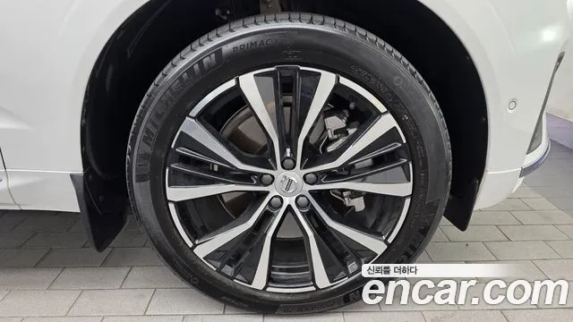 Volvo XC60 Generation 2 — Фото автомобиля 21