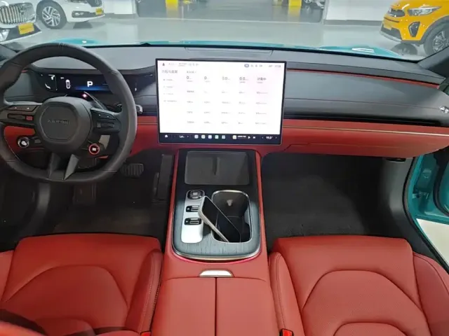 Xiaomi SU7 — Фото автомобиля 12