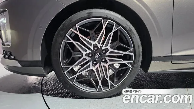 Hyundai Grandeur Grandeur (GN7) 2.5 Бензин 2WD — Фото автомобиля 4