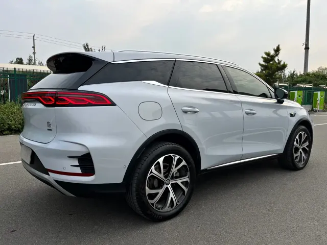 BYD Tang — Фото автомобиля 6