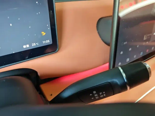 Leapmotor C10 — Фото автомобиля 13