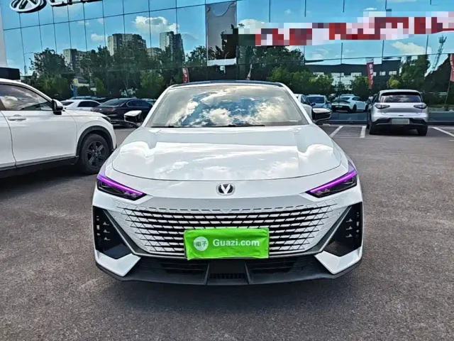 Changan UNI-V — Фото автомобиля 2