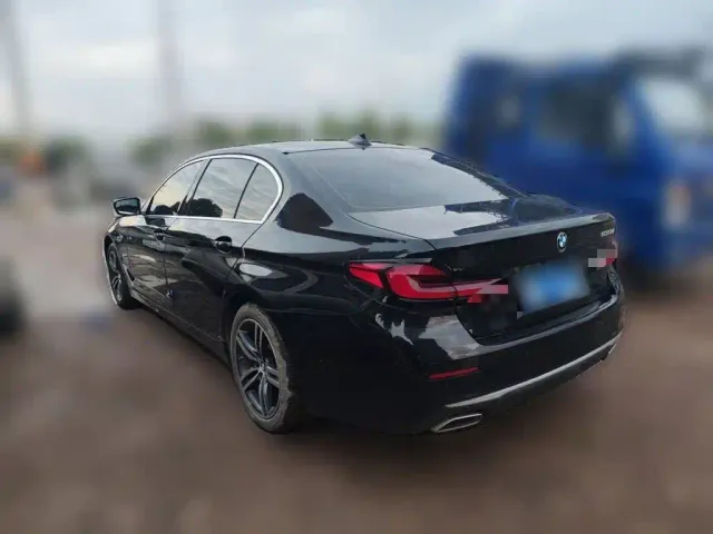 BMW 5 Series — Фото автомобиля 4
