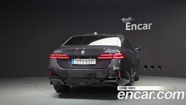 BMW 5-Series 5 серия (G60) 530i xDrive M Sport Pro Special Edition — Фото автомобиля 4