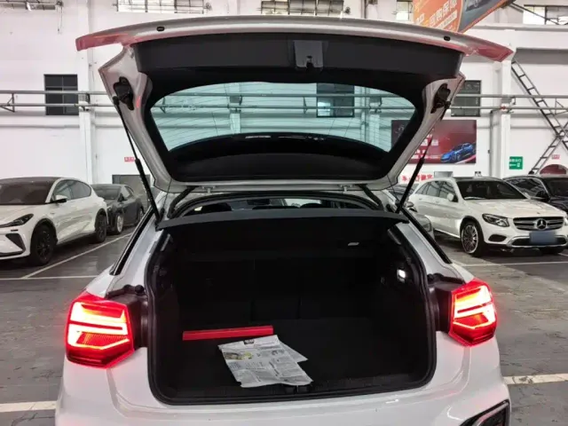 Audi Q2L — Фото автомобиля 18