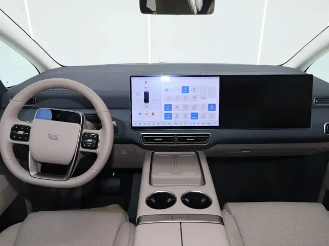 Li Auto MEGA — Фото автомобиля 11