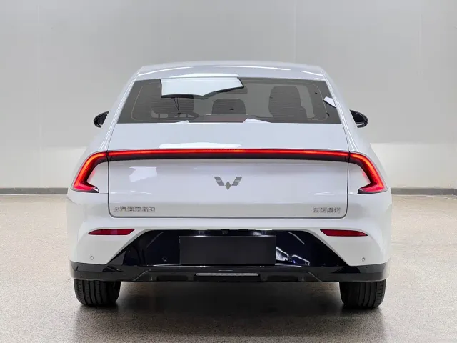 Wuling Starlight — Фото автомобиля 6