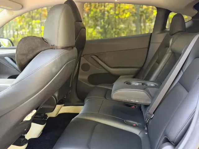 Tesla Model Y — Фото автомобиля 5