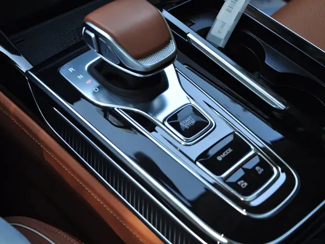 Hongqi H9 — Фото автомобиля 14