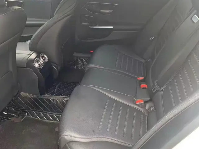 Mercedes-Benz C-Class — Фото автомобиля 12