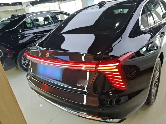Hongqi H5 — Фото автомобиля 5