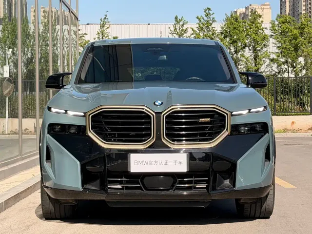 BMW XM — Фото автомобиля 4