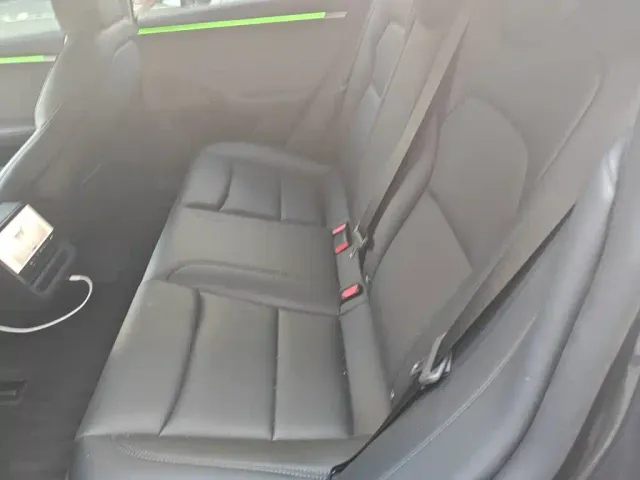 Tesla Model 3 — Фото автомобиля 13