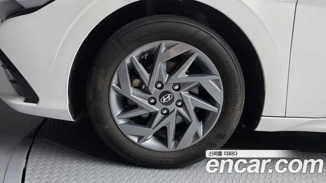 Hyundai AVANTE Новый Avante (CN7) — Фото автомобиля 5