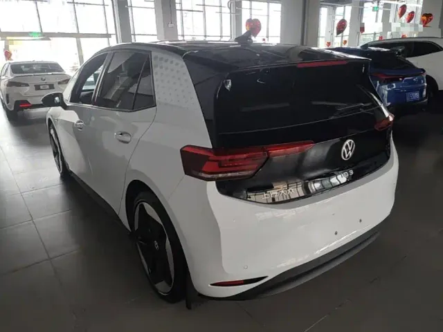 Volkswagen ID.3 — Фото автомобиля 4