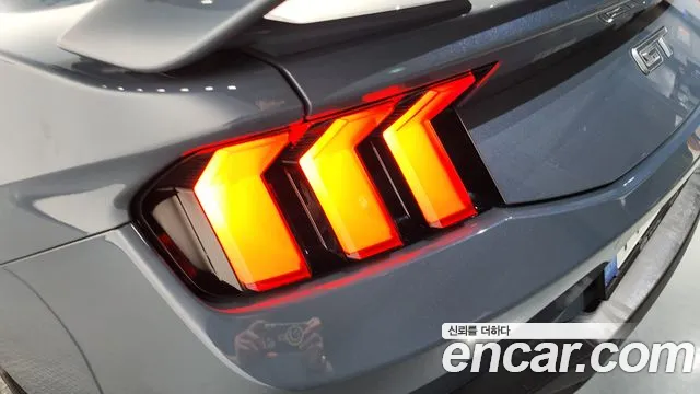 Ford Mustang Mustang 7 поколение 5.0 GT Premium Купе — Фото автомобиля 22