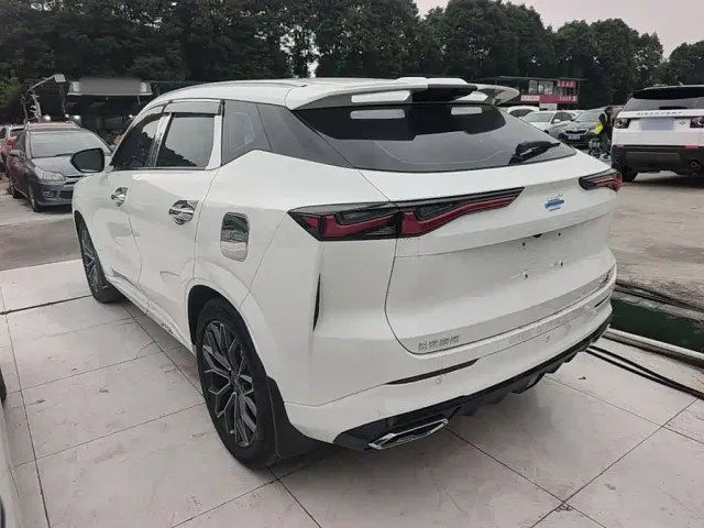 Changan Oshan Z6 EV — Фото автомобиля 22