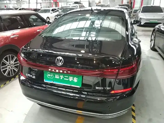 Volkswagen Passat — Фото автомобиля 5