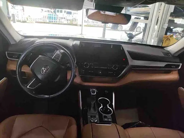 Toyota Highlander — Фото автомобиля 5