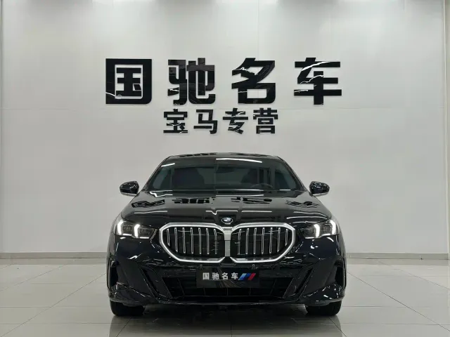 BMW 5 Series — Фото автомобиля 3