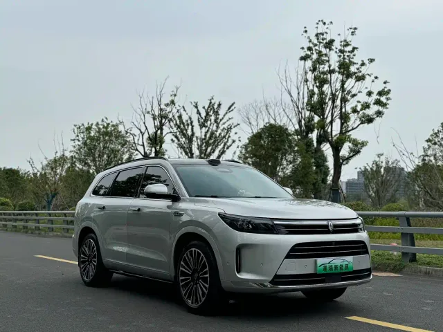 Aito M7 — Фото автомобиля 5