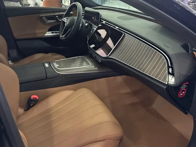 Mercedes-Benz E-Class — Фото автомобиля 13
