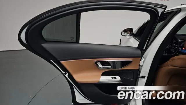 Mercedes-Benz E-Class W214 — Фото автомобиля 14