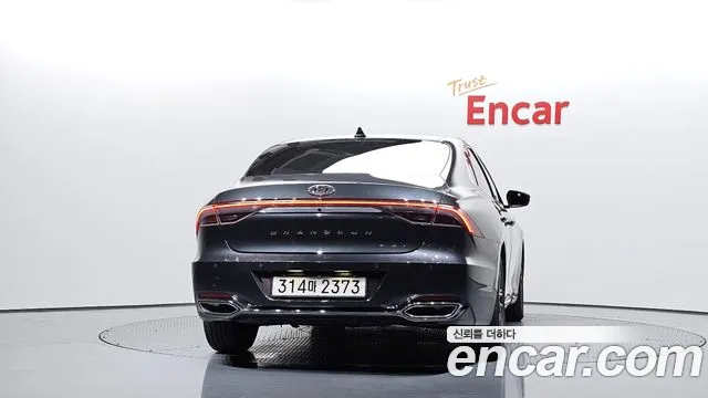 Hyundai Grandeur New — Фото автомобиля 4