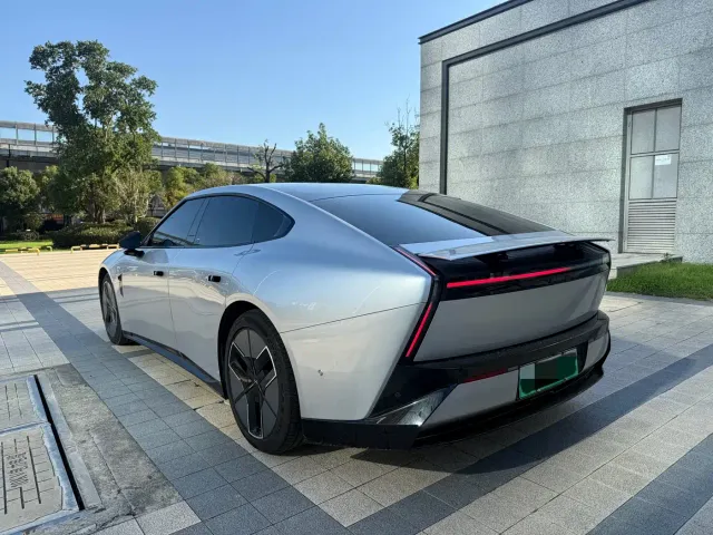Xpeng P7 — Фото автомобиля 16