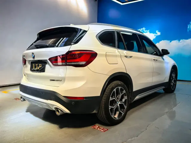 BMW X1 — Фото автомобиля 4