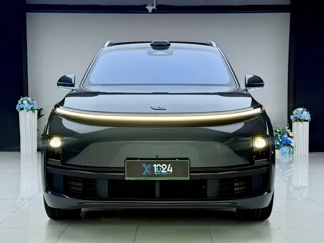 Li Auto L9 — Фото автомобиля 2