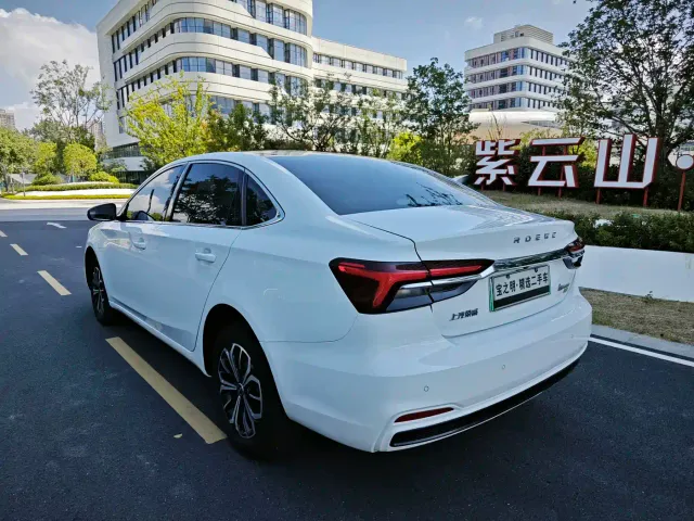 Roewe i6 MAX EV — Фото автомобиля 4
