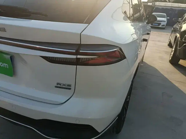 Roewe RX5 — Фото автомобиля 7