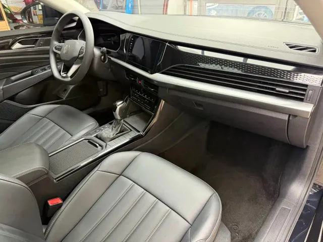 Volkswagen Passat — Фото автомобиля 12