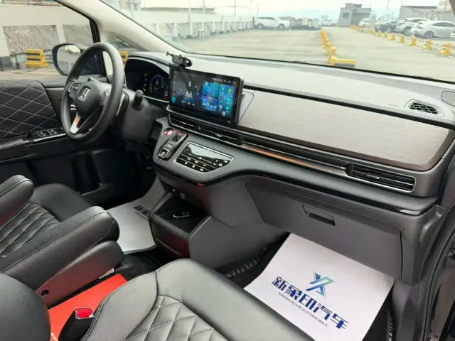 Honda Odyssey 2022 2.0L e:HEV Sharp·Enjoyment Edition — Фото автомобиля 5