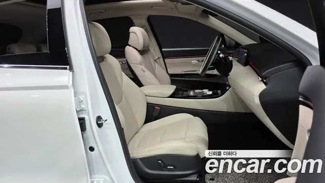Genesis GV70 — Фото автомобиля 26