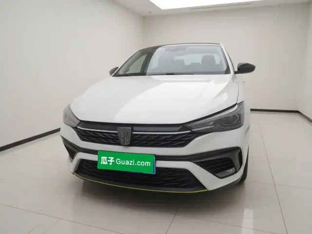 Roewe Roewe i5 2021 1.5L CVT Platinum Edition — Фото автомобиля 2