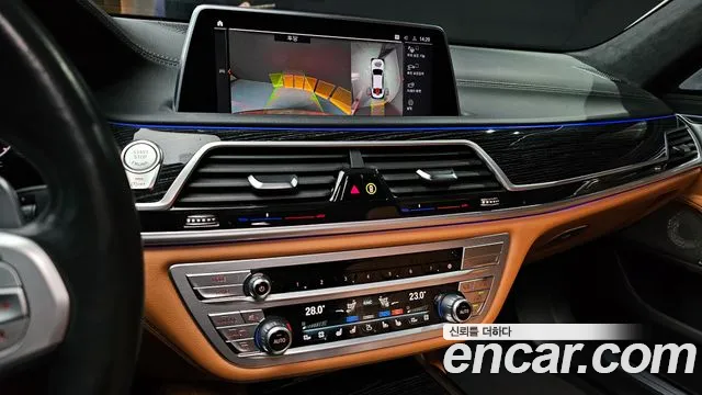 BMW 7-Series — Фото автомобиля 15