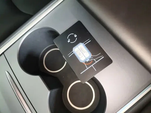 Tesla Model Y — Фото автомобиля 8