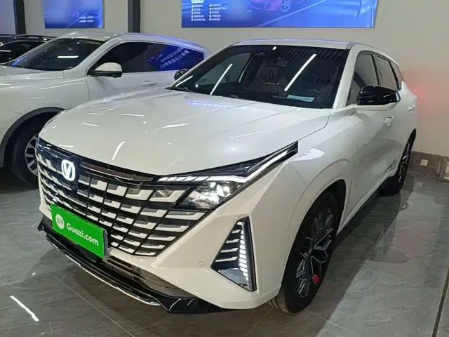Фотография автомобиля — Changan UNI-Z