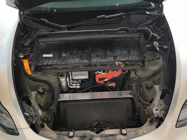 Tesla Model Y — Фото автомобиля 19