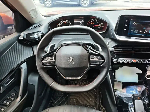 Peugeot 2008 — Фото автомобиля 6