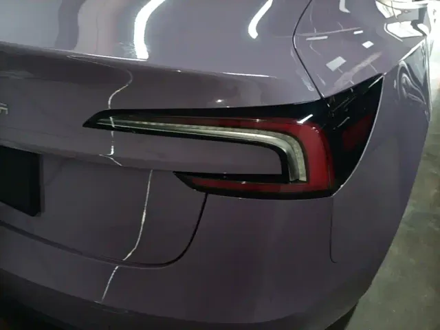 Tesla Model 3 — Фото автомобиля 7
