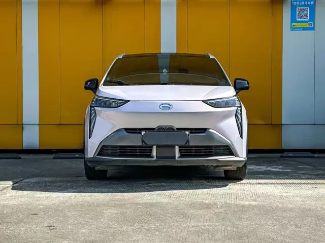 GAC Aion Y — Фото автомобиля 2