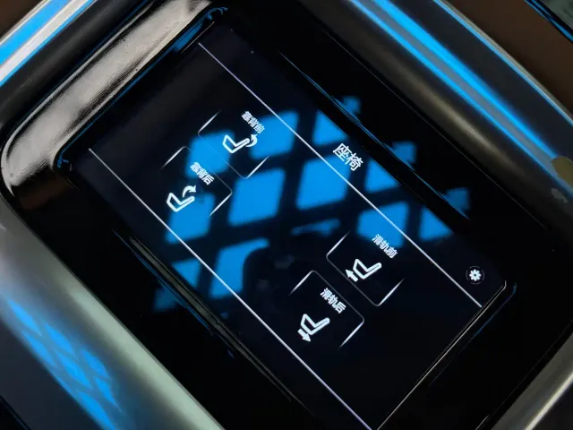 Mercedes-Benz V-Class — Фото автомобиля 16