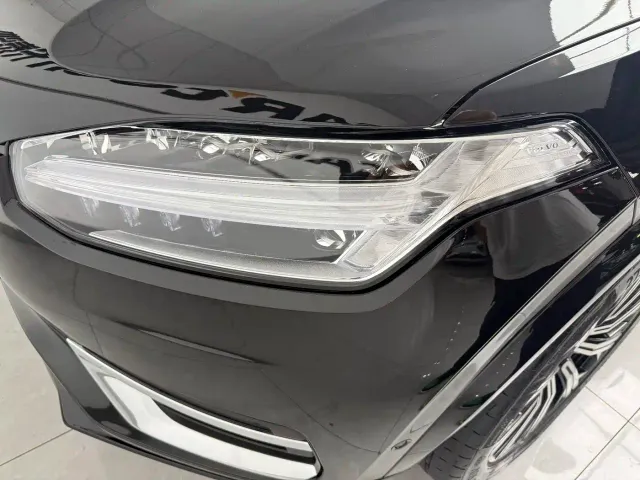 Volvo XC90 — Фото автомобиля 16
