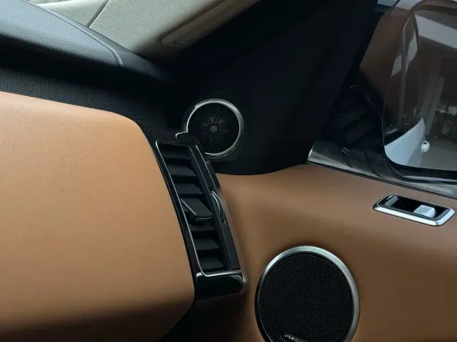 Land Rover Range Rover Sport — Фото автомобиля 3