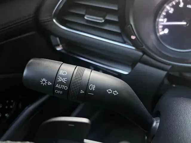 Mazda Mazda3 Axela 2022 2.0L Automatic Elegance Edition — Фото автомобиля 7
