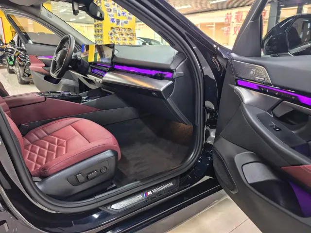 BMW i5 — Фото автомобиля 10